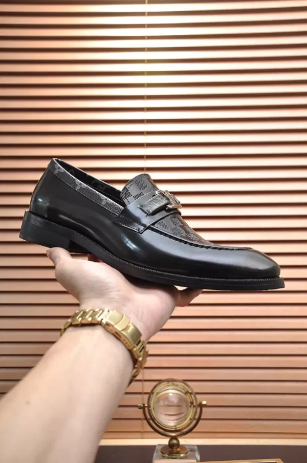 Louis Vuitton Loafer - LL20