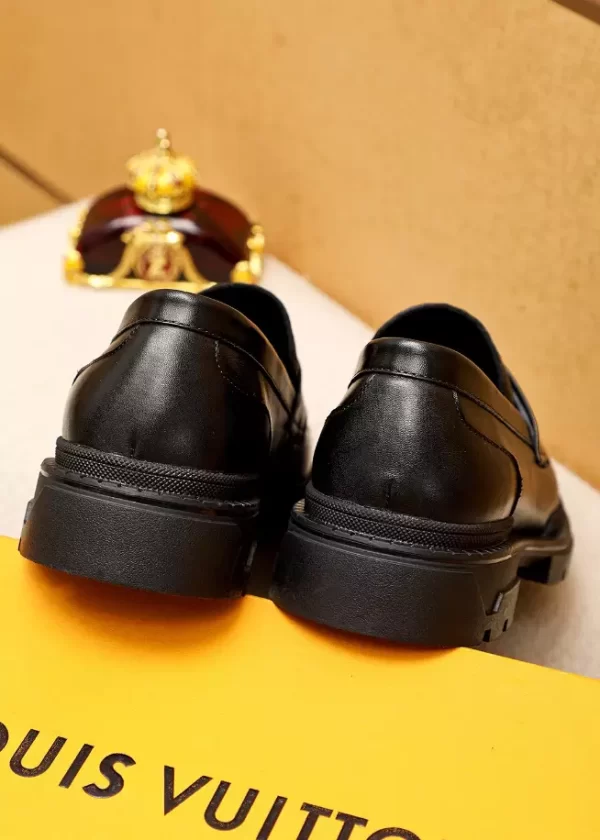 Louis Vuitton Loafer - LL32