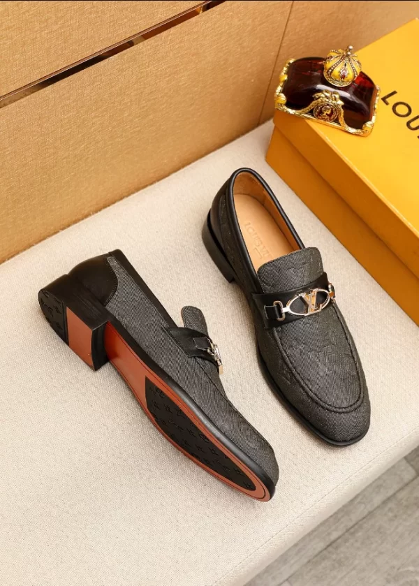 Louis Vuitton Major Loafer - LL07