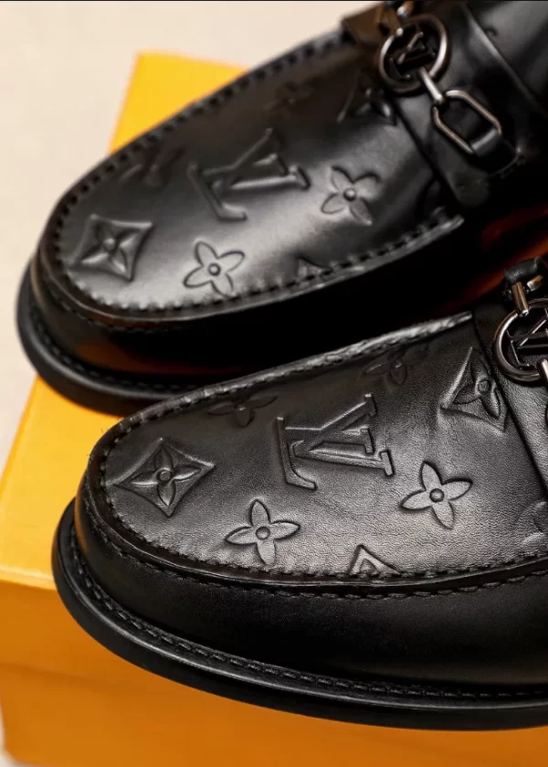 Louis Vuitton Major Loafer - LL09