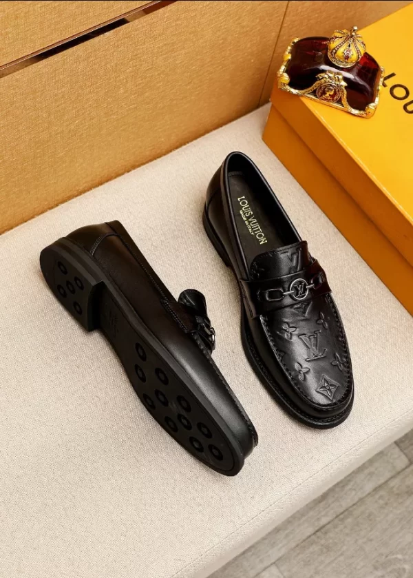 Louis Vuitton Major Loafer - LL09