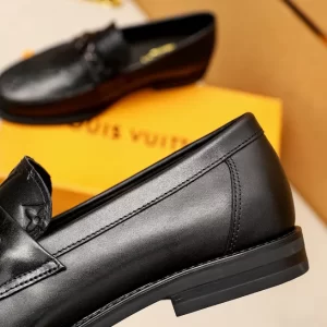 Louis Vuitton Major Loafer - LL09