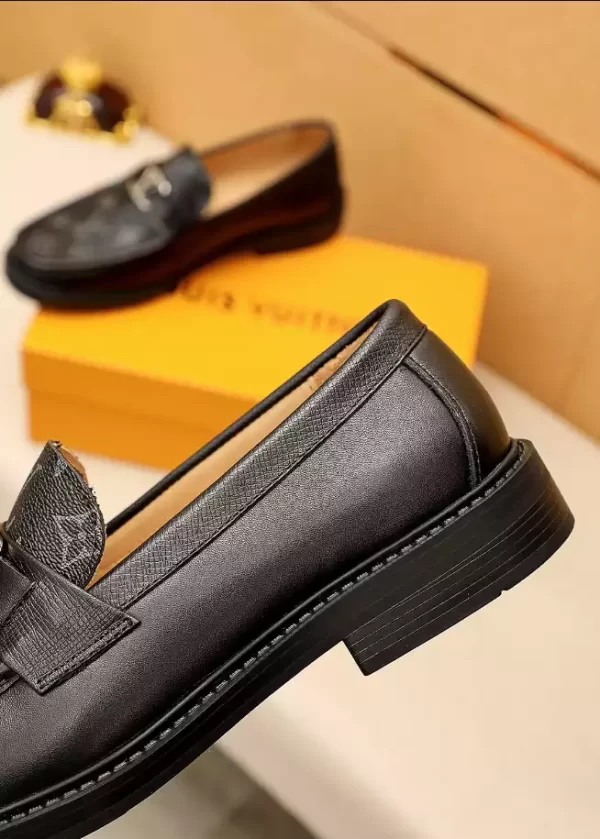 Louis Vuitton Major Loafer - LL26