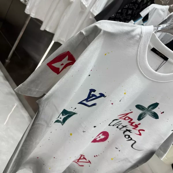 Louis Vuitton T-shirt - LT41