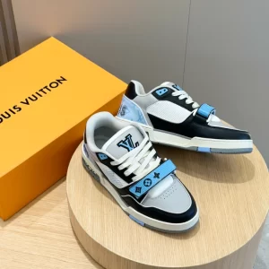 Louis Vuitton Trainer Sneaker In Blue - LS103