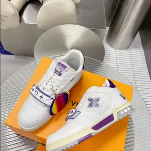 Louis Vuitton Trainer Sneaker - LS109