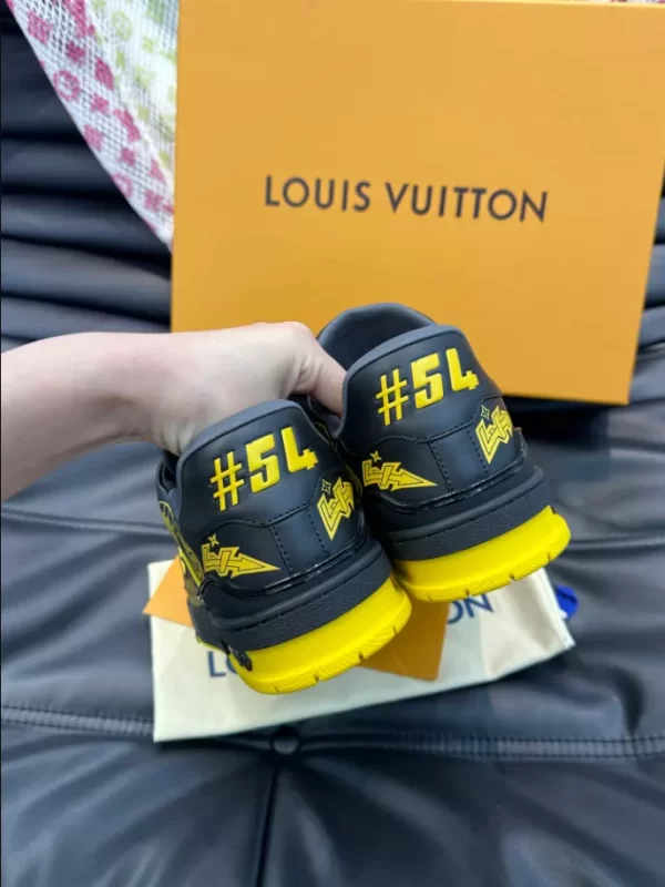 Louis Vuitton Trainer Sneaker - LS120