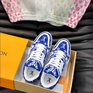 Louis Vuitton Trainer Sneaker in Blue - LS113