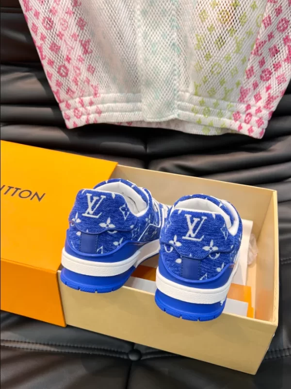 Louis Vuitton Trainer Sneaker in Blue - LS113