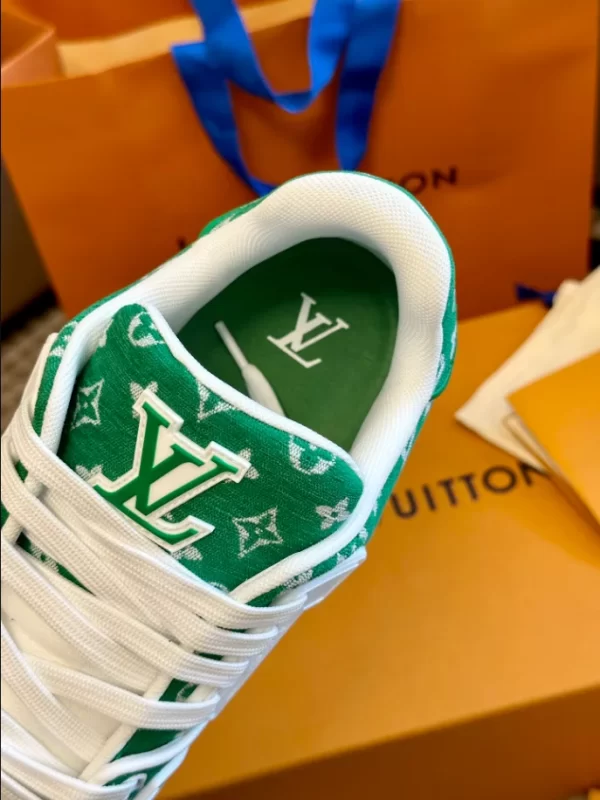 Louis Vuitton Trainer Sneaker in Green - LS116