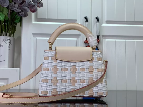 Louis Vuitton Capucines BB Handbag - LH41