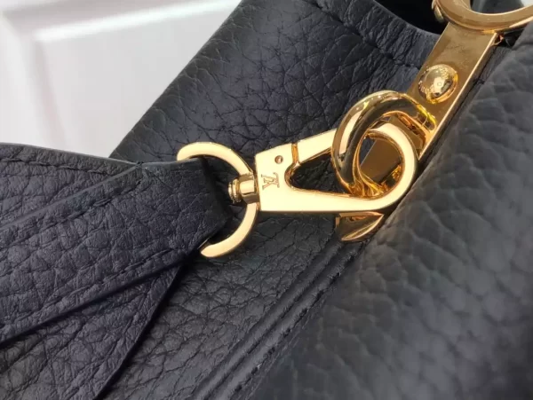 Louis Vuitton Capucines Mini Handbag - LH40