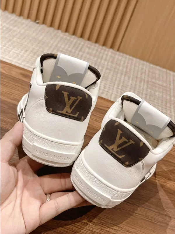 Louis Vuitton Charlie Sneaker - LS142