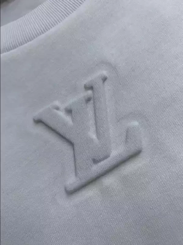 Louis Vuitton Embossed LV Cotton T-Shirt - LT47