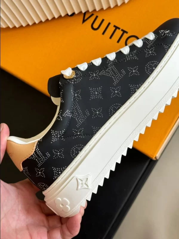 Louis Vuitton Time Out Sneaker - LS149