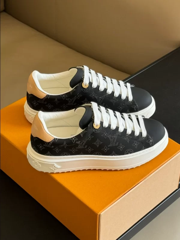 Louis Vuitton Time Out Sneaker - LS149