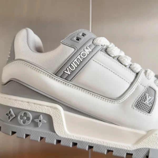 Louis Vuitton Trainer Maxi Sneaker - LS132