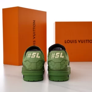 Louis Vuitton Trainer Sneaker - LS152