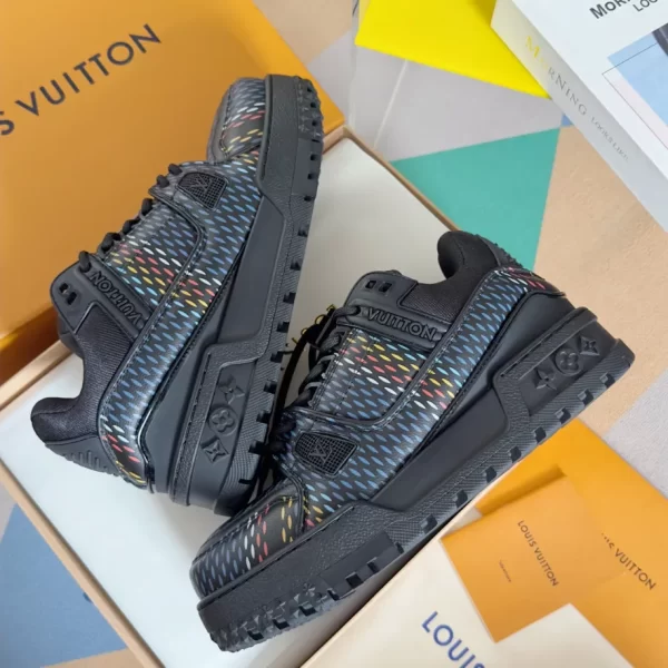 Louis Vuitton Trainer Maxi Sneaker - LS157