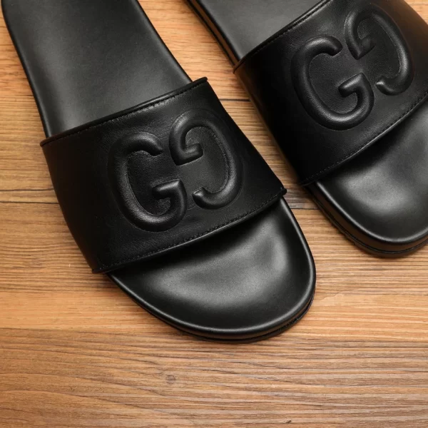 Gucci Men's Slide Sandal with Interlocking G - SG09