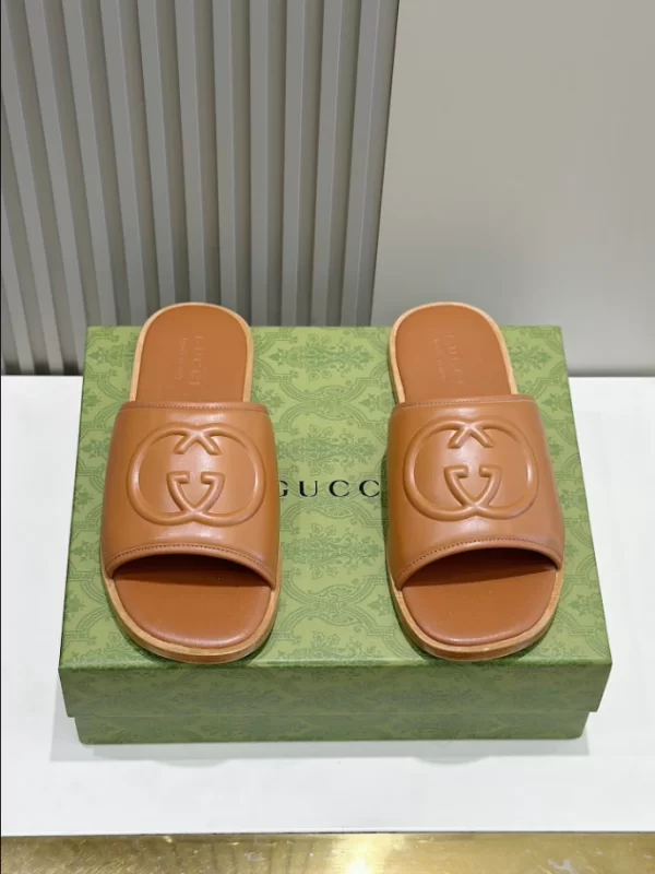 Gucci Men's Slide Sandal with Interlocking G - SG14