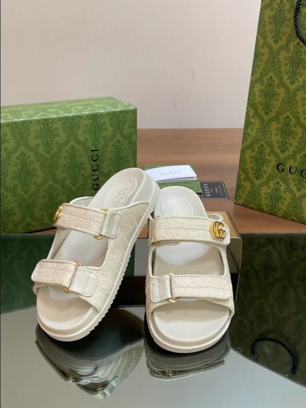 Gucci Sandal with Buckles - SG16