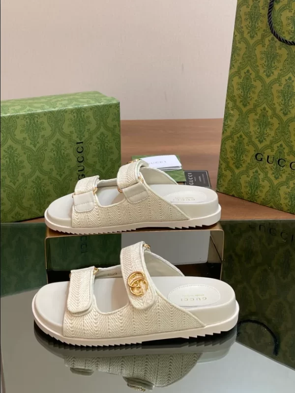 Gucci Sandal with Buckles - SG16