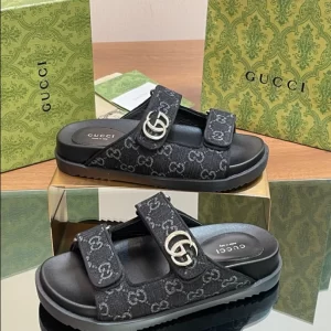 Gucci Sandal with Buckles - SG17