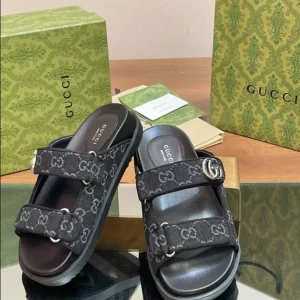 Gucci Sandal with Buckles - SG17