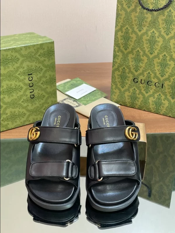 Gucci Sandal with Buckles - SG18