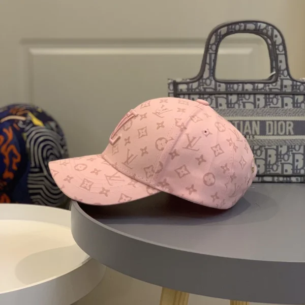 Louis Vuitton Cap - LCH31