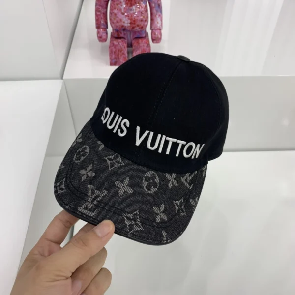 Louis Vuitton Cap - LCH46