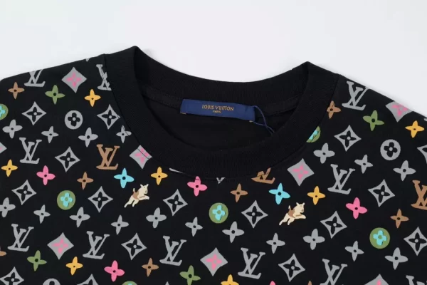 Louis Vuitton T-shirt - LT72