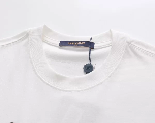 Louis Vuitton T-shirt - LT71