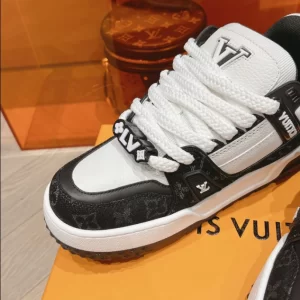 Louis Vuitton Trainer Maxi Sneaker - LS164