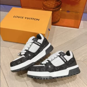 Louis Vuitton Trainer Maxi Sneaker - LS164