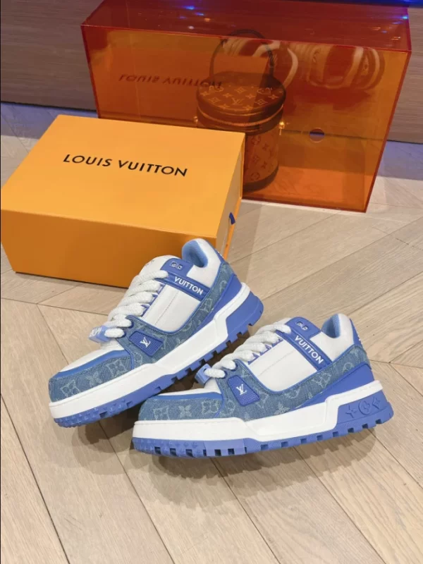 Louis Vuitton Trainer Maxi Sneaker - LS165