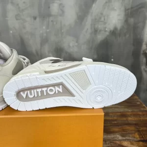 Louis Vuitton Trainer Sneaker - LS189