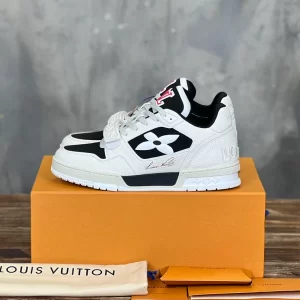 Louis Vuitton Trainer Sneaker - LS190