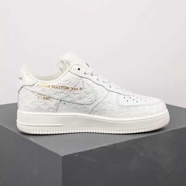 Louis Vuitton x Nike Air Force 1 Low Sneaker - LS188