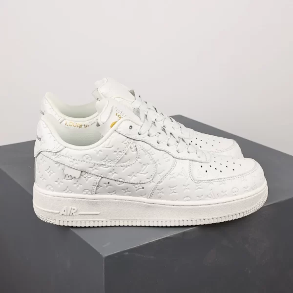 Louis Vuitton x Nike Air Force 1 Low Sneaker - LS188