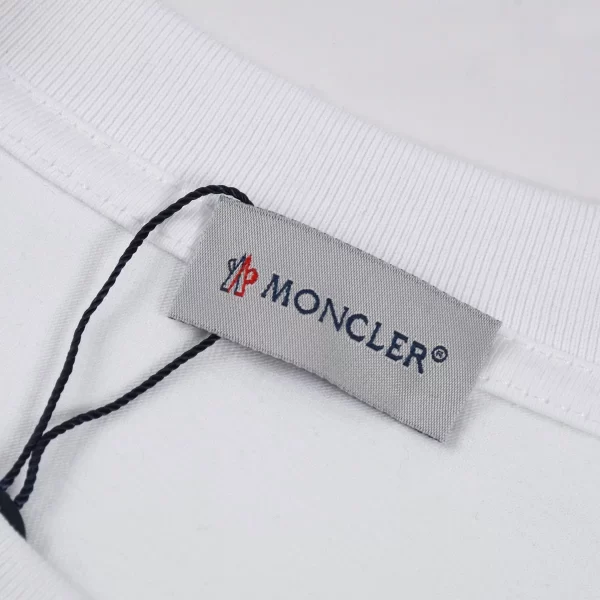 Moncler Logo T-Shirt - MT01