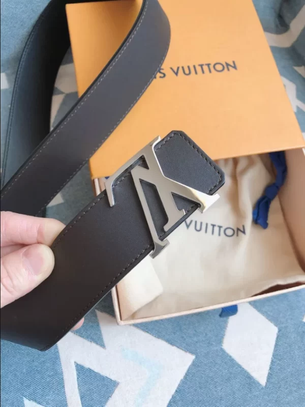 Louis Vuitton Belt - LB39