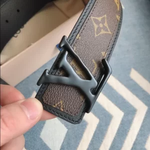 Louis Vuitton Belt - LB31