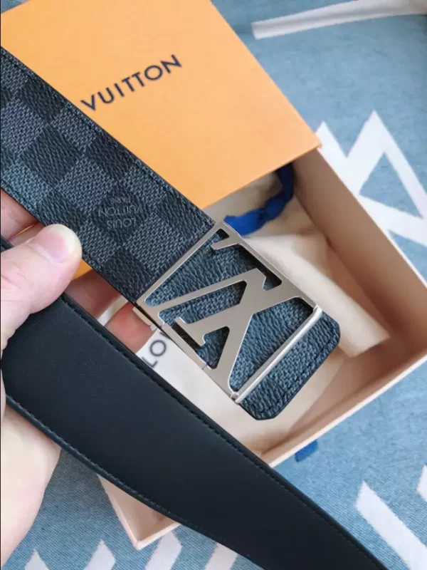 Louis Vuitton Belt - LB19