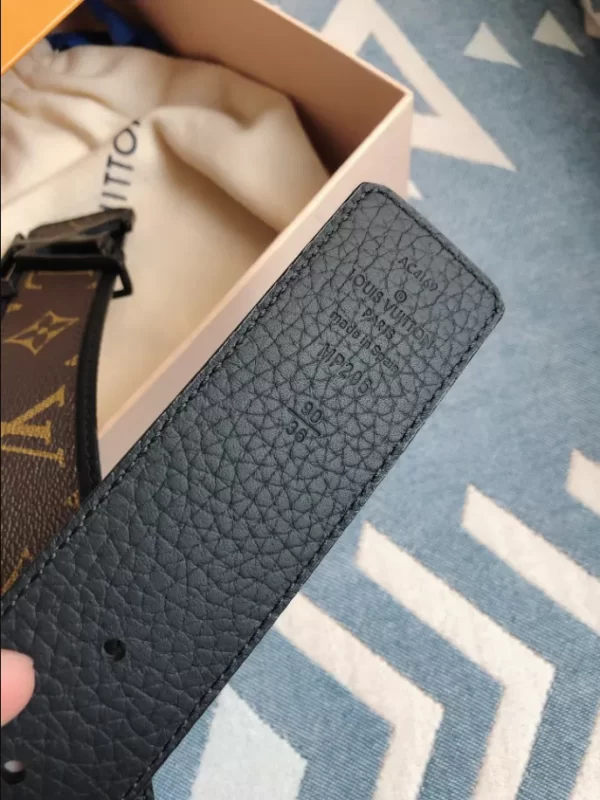 Louis Vuitton Belt - LB31