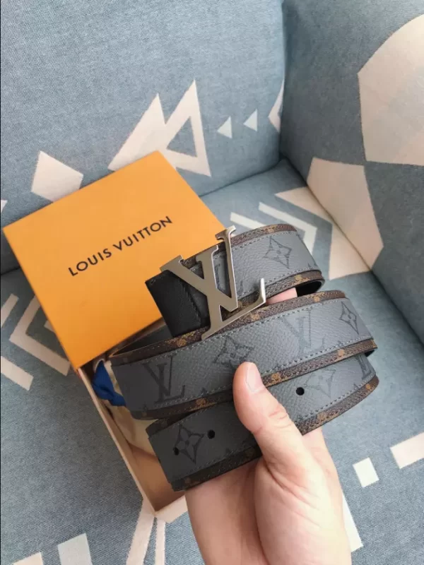 Louis Vuitton Belt - LB52