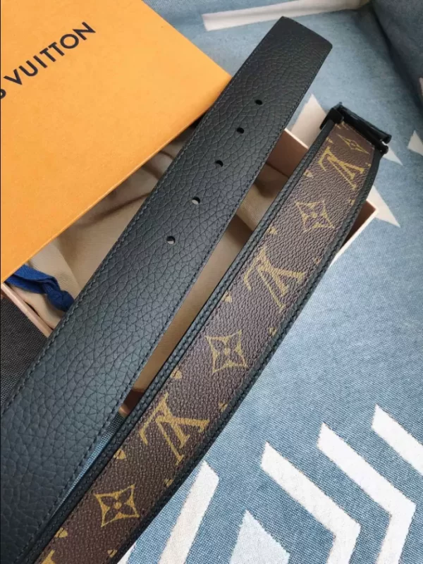 Louis Vuitton Belt - LB31