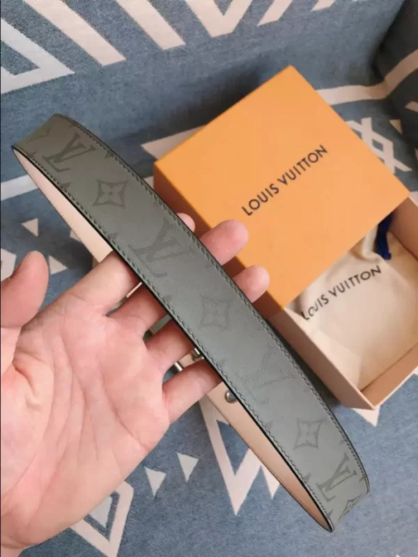 Louis Vuitton Belt - LB43