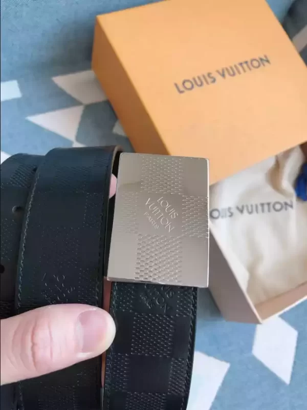 Louis Vuitton Belt - LB22